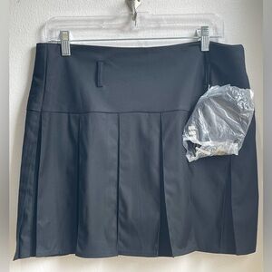 Urban Revivo Black Pleated Mini Skirt- Size XL